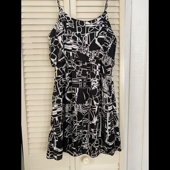 My Story black and white sundress - Picture 7 of 8